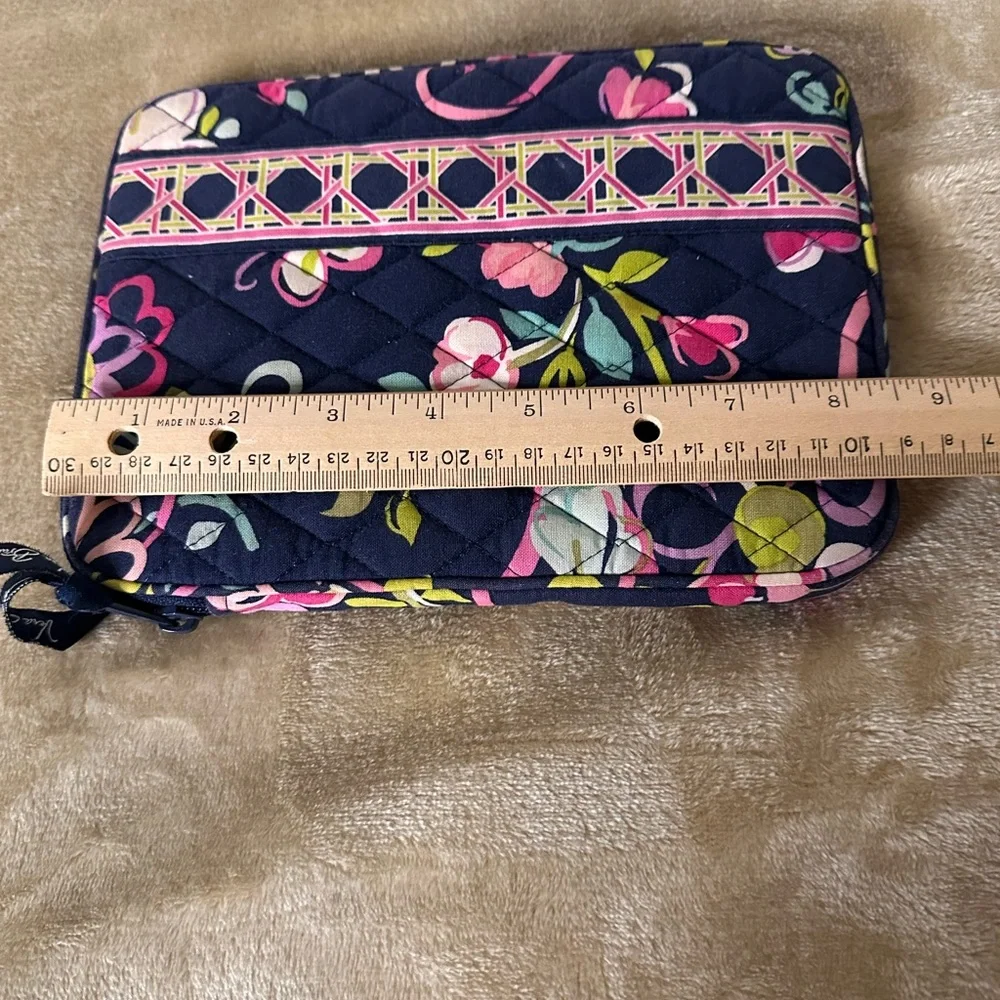 Vera Bradley Quilted Tablet Zippered Case Navy Floral W/Card Slot EUC
